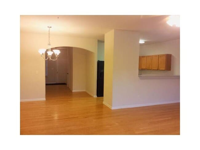 Foto del edificio - 5575 Lindeman Ln