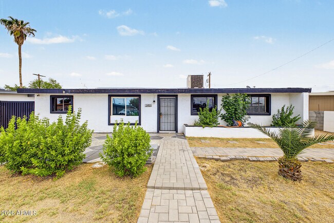 Building Photo - 3815 N 50th Dr