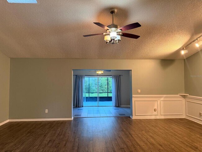 Building Photo - 104 Brewster Ln