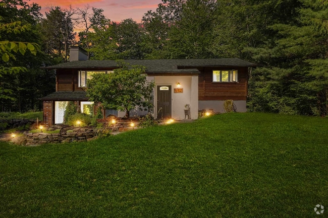 Building Photo - 7212 Wigwam Way