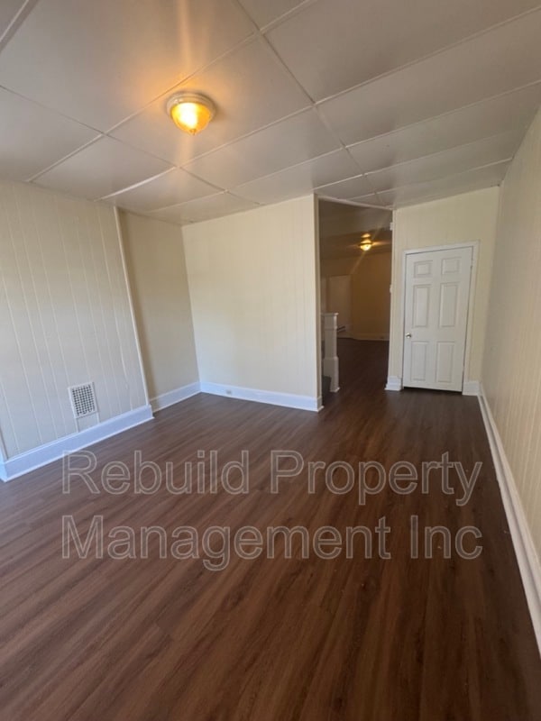 Foto del edificio - 1705 Ashburton St