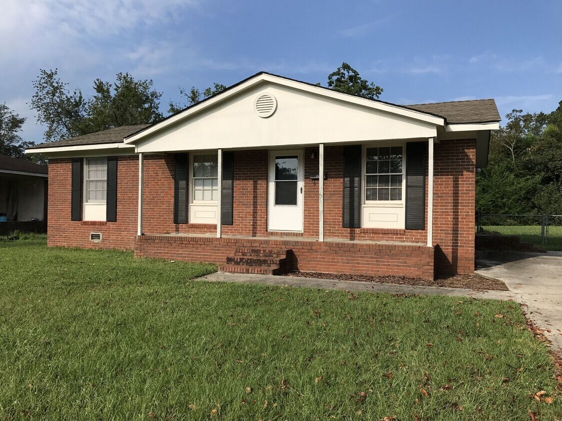 408 S College St, Hahira, GA 31632 House Rental in Hahira, GA