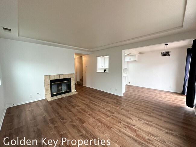 Building Photo - Remodeled Two-Bedroom Townhome in Encinitas Village!