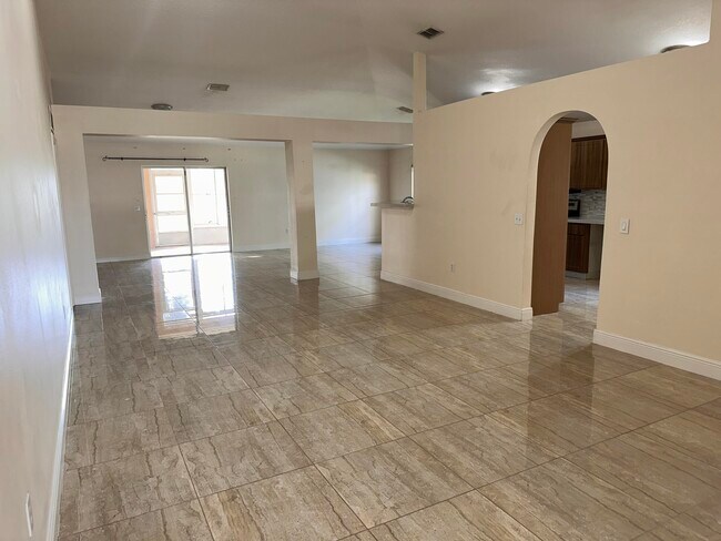 Foto del edificio - 537 Mason Dr