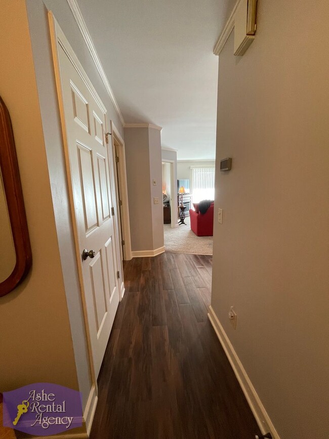 Foto del edificio - Charming 1bd Unit in Jefferson Landing!