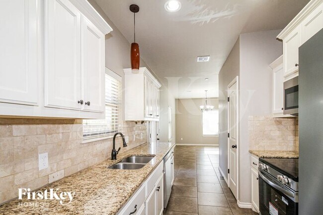 Foto del edificio - 12016 Garden Ct