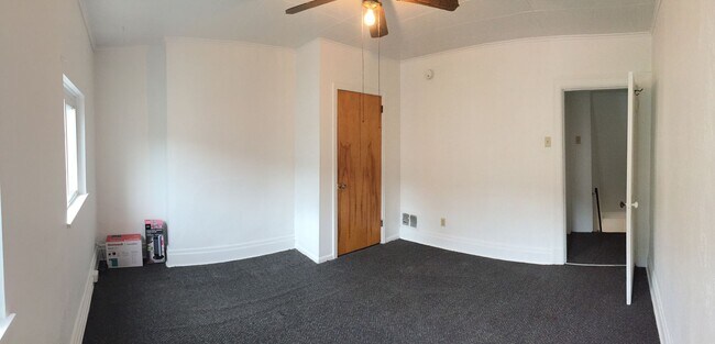 Building Photo - 1 Bedroom House with Small Office