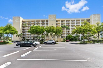 Building Photo - 7260 Kinghurst Dr