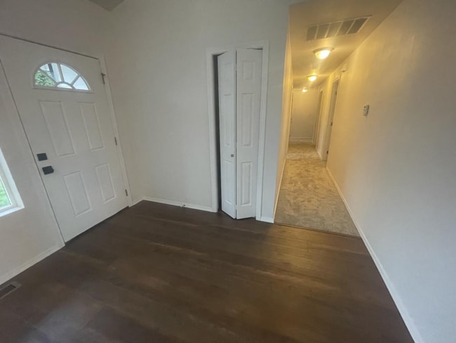 Building Photo - 1700 Winterwood Dr