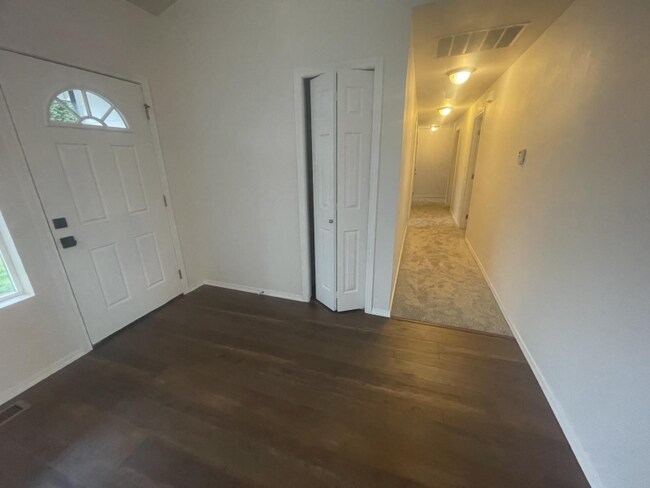 Foto del edificio - 1700 Winterwood Dr