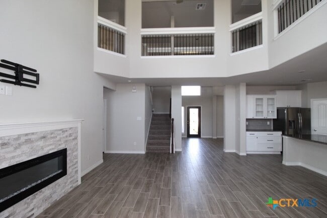 Building Photo - 6307 Verde Dr