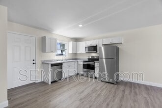 Building Photo - 222 Iylas Ln