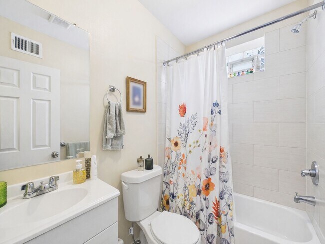Foto del edificio - VERY ATTRACTIVE PENNSPORT APARTMENT JUNE 10