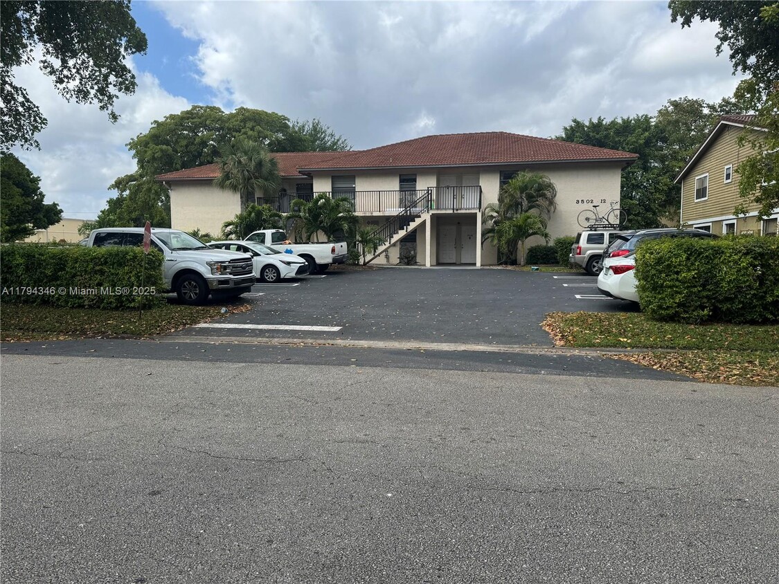 Primary Photo - 3502 NW 114th Ln