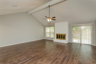 Building Photo - 2715 Colony Dr
