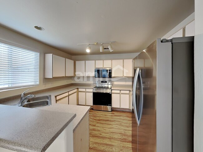 Foto del edificio - 12717 W Paradise Dr