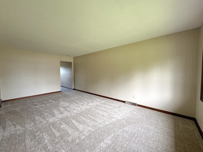 Foto del edificio - 3971 Far Hills Dr