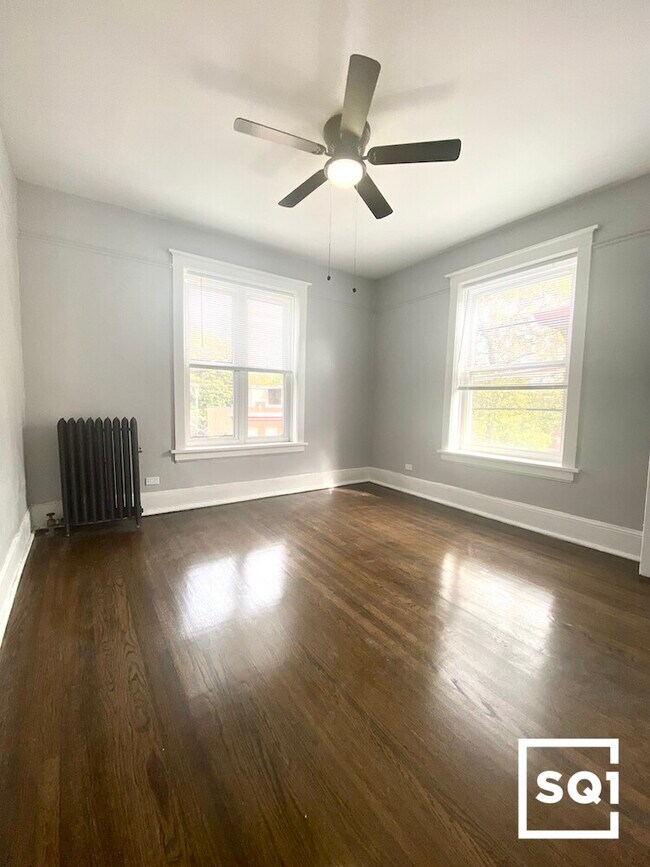 Foto del edificio - 1251 W Rosemont Ave