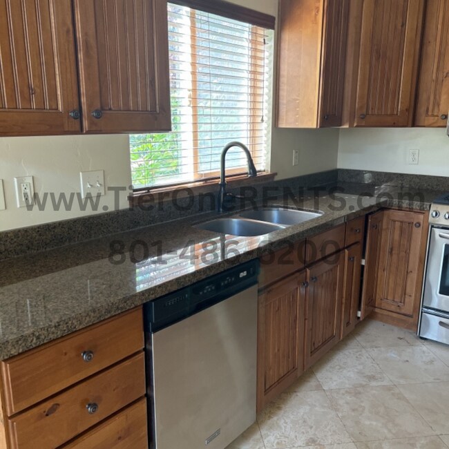 Building Photo - NO DEPOSIT Option Available for This Prope...