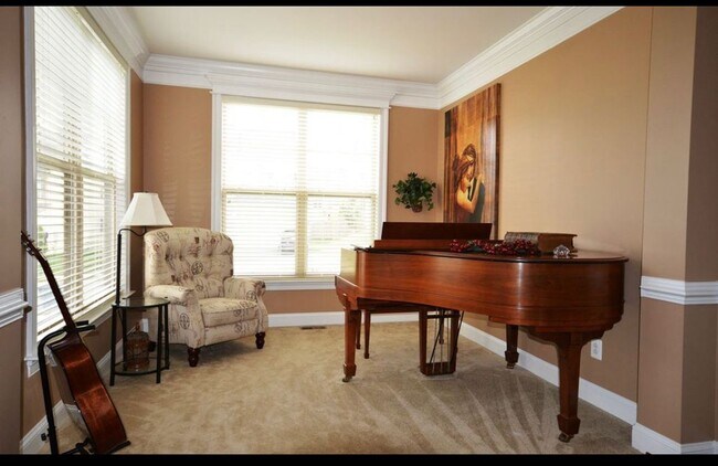 Formal Livingroom - 42790 Macauley Plz