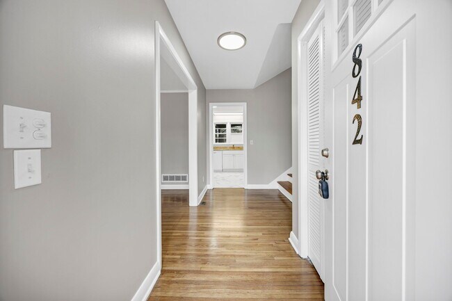 Foto del edificio - 842 Delverton Rd