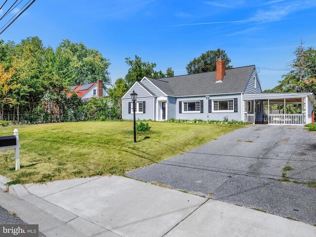 Building Photo - 4502 Elmwood Rd