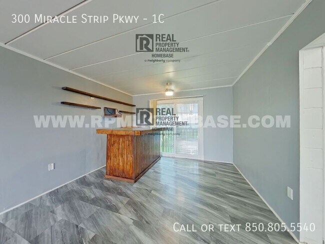 Foto del edificio - 300 Miracle Strip Pkwy SW