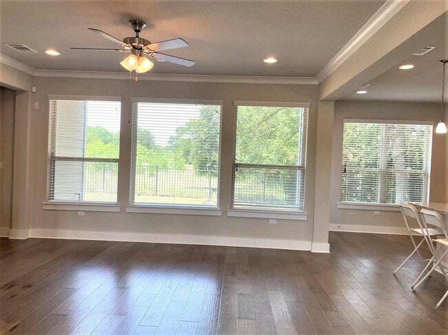 Building Photo - 9809 McKnight Lp