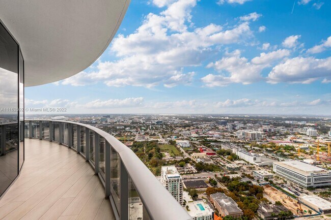 Foto del edificio - 488 NE 18th St