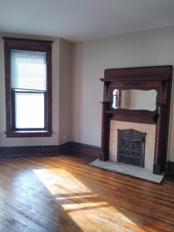 Foto del edificio - 608 W 3rd St