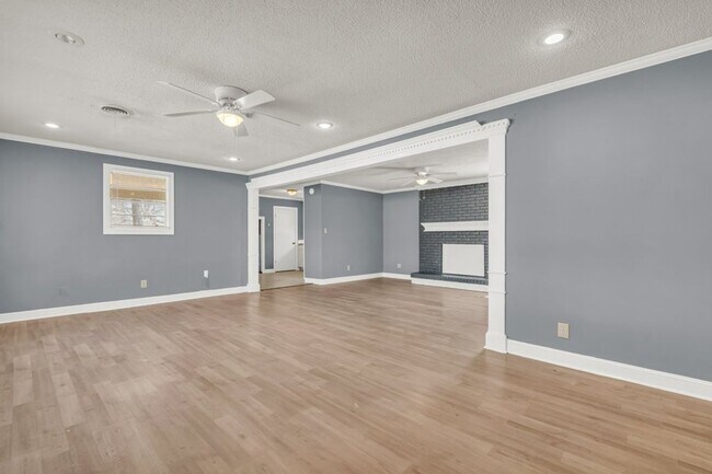 Foto del edificio - Renovated 3 Bedroom 1 Bath Home for Rent!