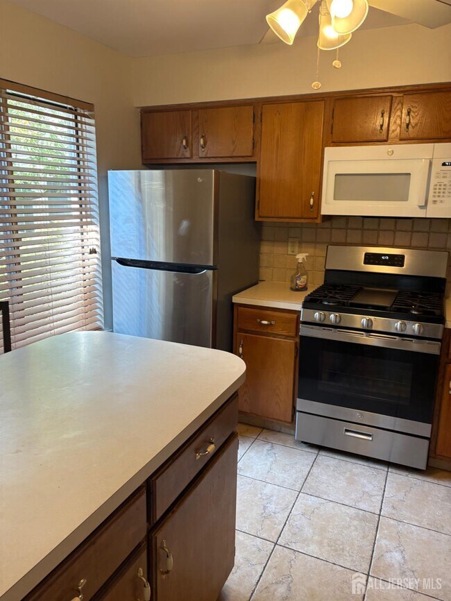 Foto del edificio - 1112 Schmidt Ln
