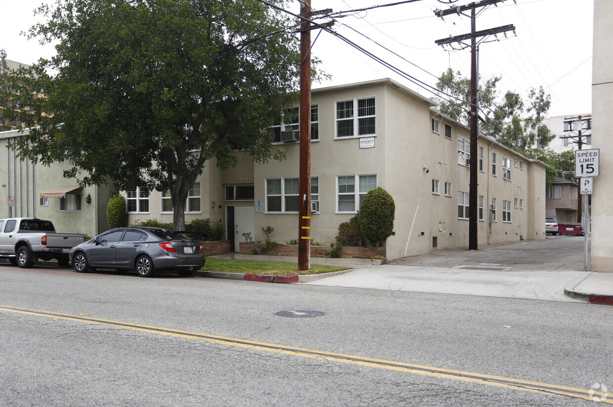Building - 409 E Harvard St