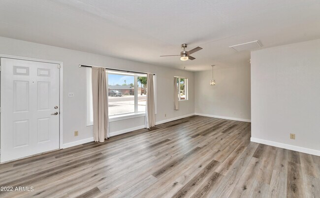 Foto del edificio - 8444 E Plaza Ave