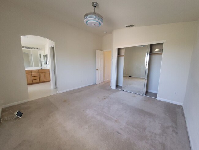 Foto del edificio - Reduced Price! 4Bx2.5B Home Available Now!...