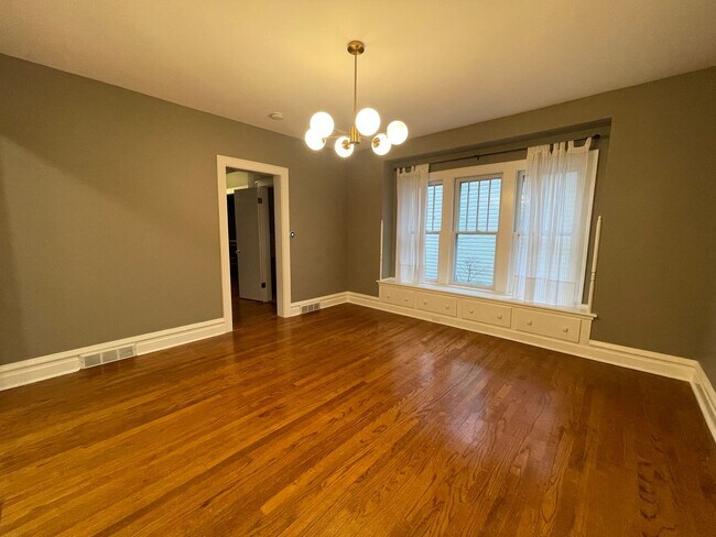 Foto del edificio - Three Bedroom Home in Kalamazoo