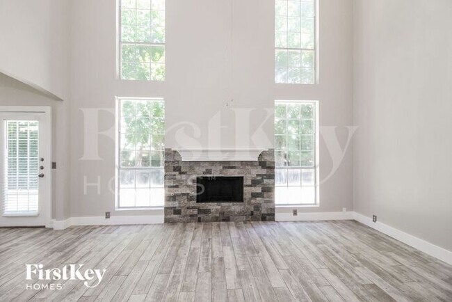 Foto del edificio - 3601 Creekview Ct