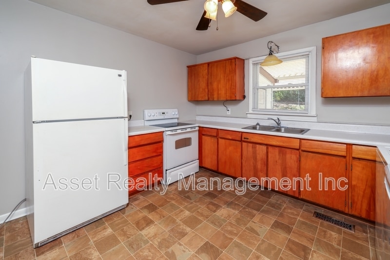 Photo - 2238 Price Avenue