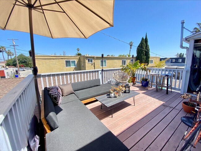 Building Photo - Madison Triplex