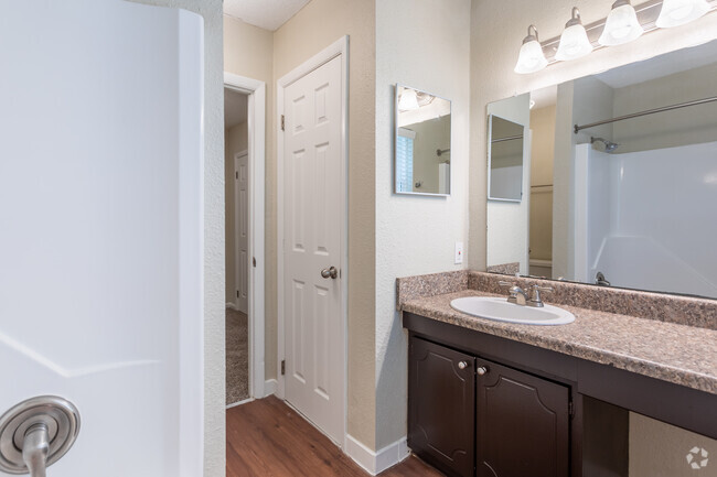 2BR, 1.5BA - 1100SF- Bathroom - Midtown Park Townhomes