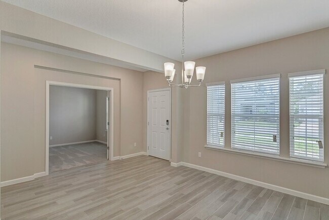 Foto del edificio - 4 bedroom in a great location