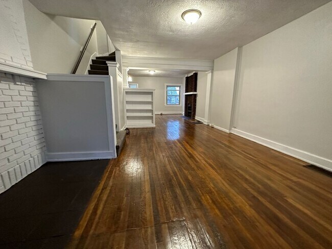 Foto del edificio - Outstanding 3BR Townhome with Lots of Outdoor Space! Give Us a Call for a Tour!