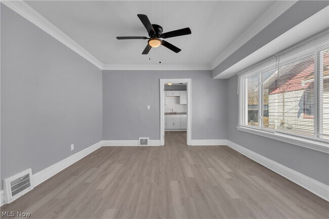 Foto del edificio - 10613 Sandusky Ave