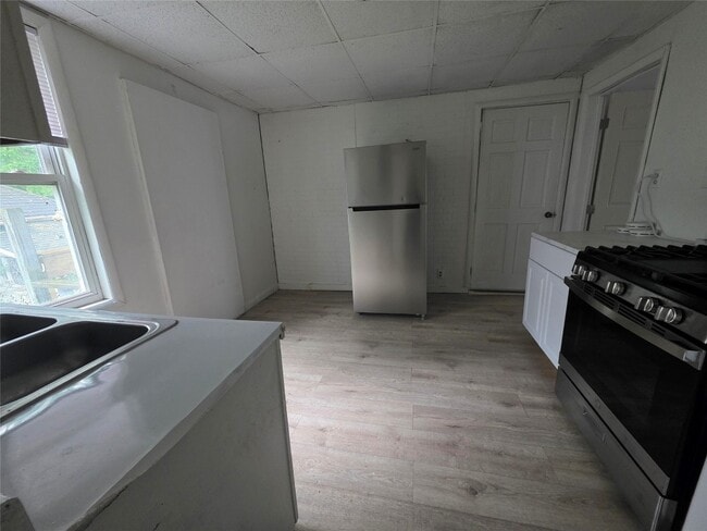 Building Photo - 1222 Vestal Ave