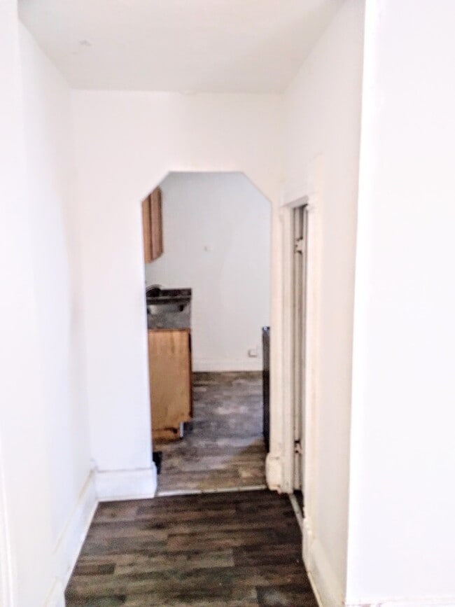 Building Photo - 202 E Gilbert St