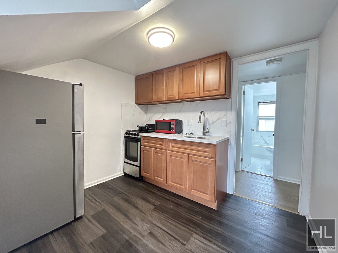 Foto principal - Large 2BR in East Bronx!