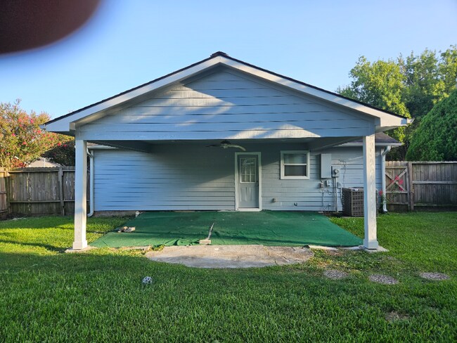 Building Photo - 3002 Overcross Dr