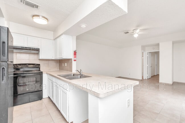 Foto del edificio - 6021 Bonn Echo Ln