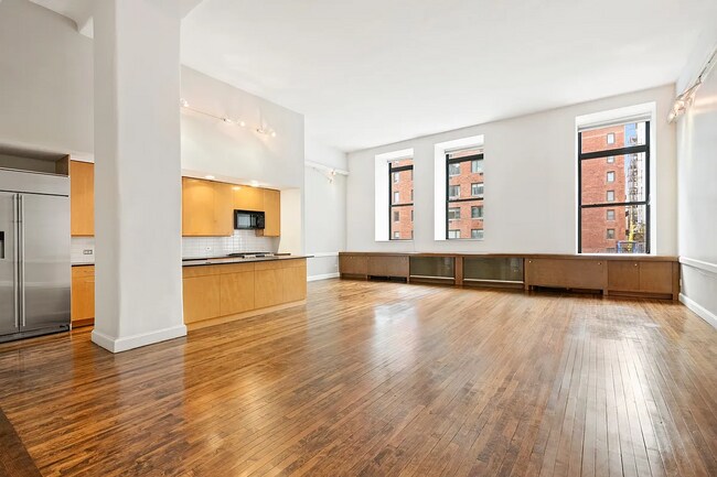 Foto del edificio - 65 W 13th St