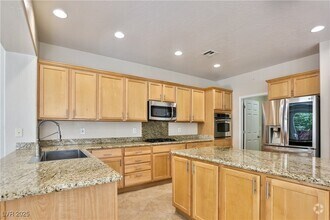 Building Photo - 2687 Bothwell Pl